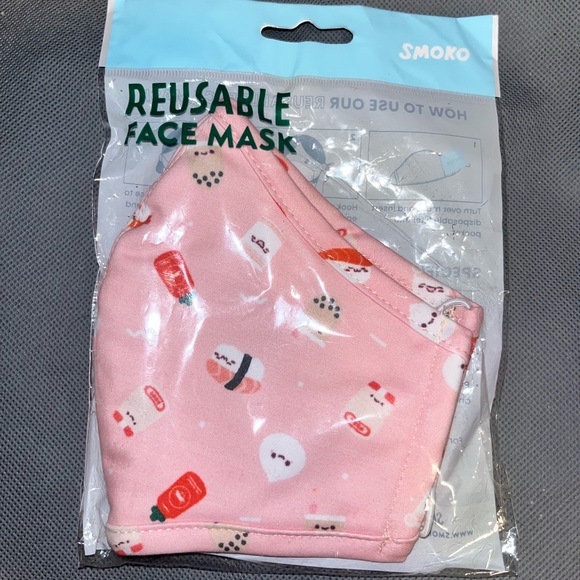 UO Urban Outfitters Reusable Face Mask NWT - Picture 1 of 2